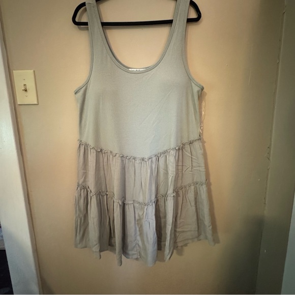 Sleeveless Tiered dress with shorts built in - Seagrass - Picture 2 of 11